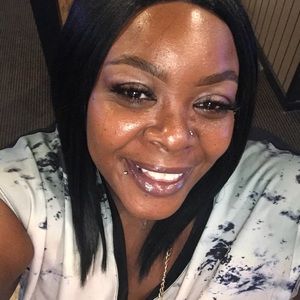 Meet your Posher, Deshia